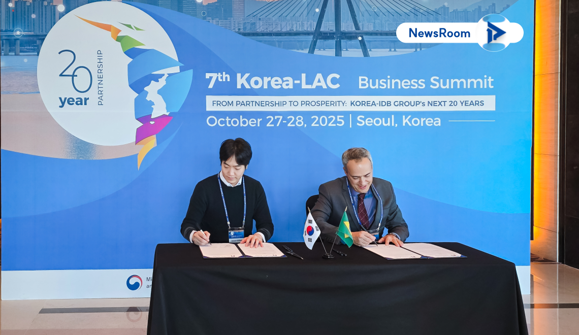 폴라리스쓰리디_브라질 진출 성과 사진으로 2025년 Lorea LAC Business Summit에서 MOU를 맺고 있다.